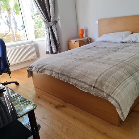 Daniari Guest Rooms Erith Exterior photo