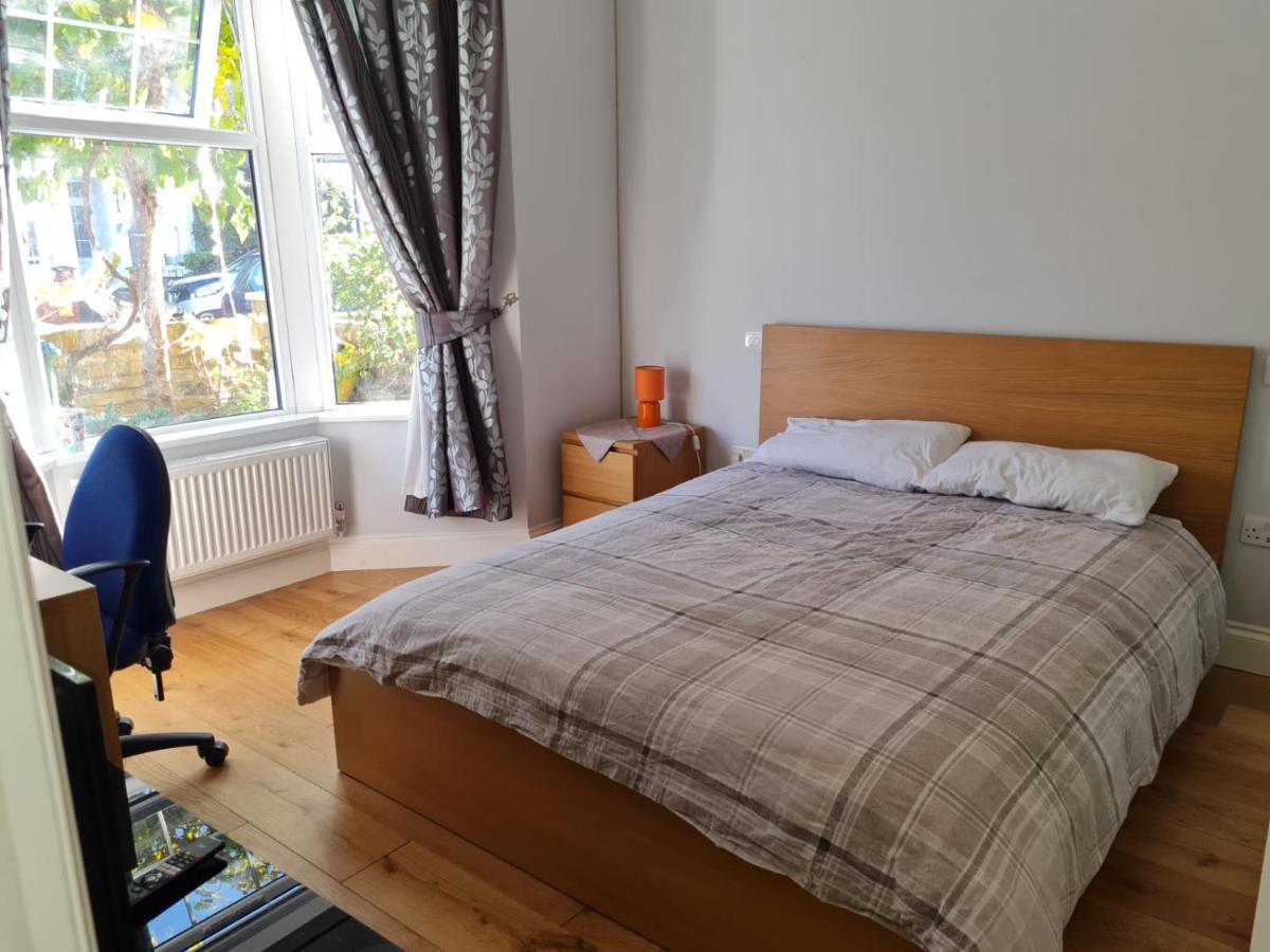 Daniari Guest Rooms Erith Exterior photo